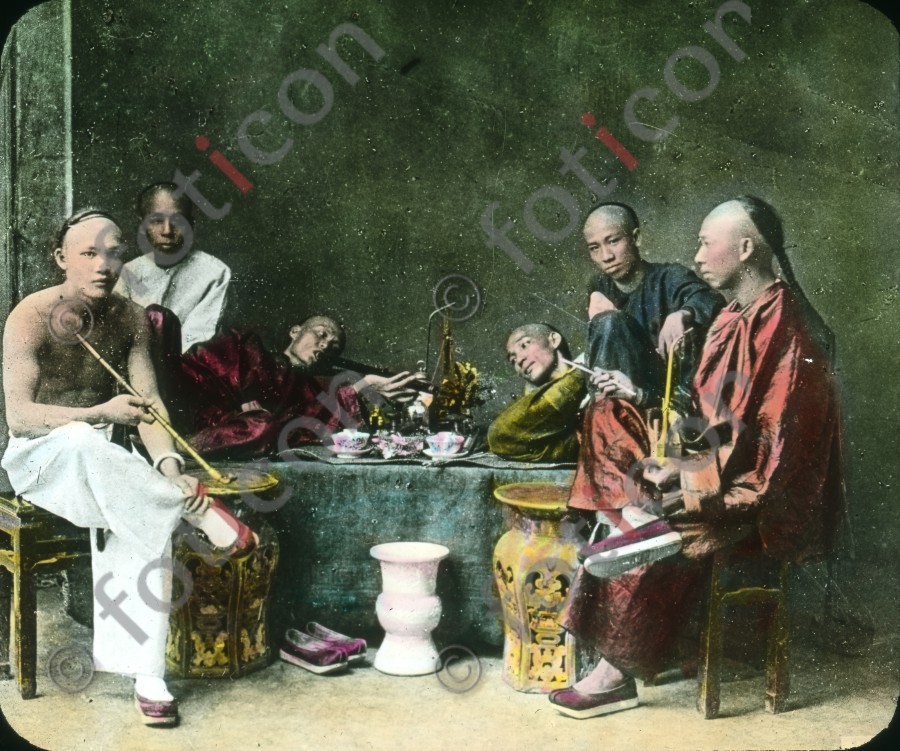 Opiumraucher ; Opium smokers - Foto simon-173a-014.jpg | foticon.de - Bilddatenbank für Motive aus Geschichte und Kultur